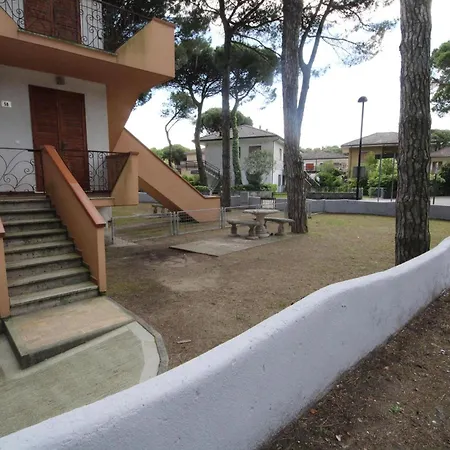 Διαμέρισμα Welcoming Steps From The